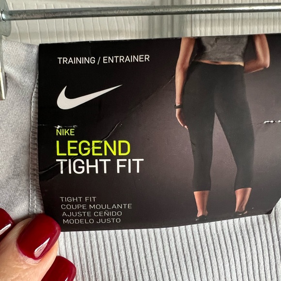 Women’s Nike Legend Trainer leggings sz M NWT - Picture 11 of 12